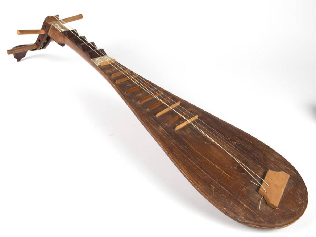 VINTAGE CHINESE PIPA / LUTE (1 of 3)