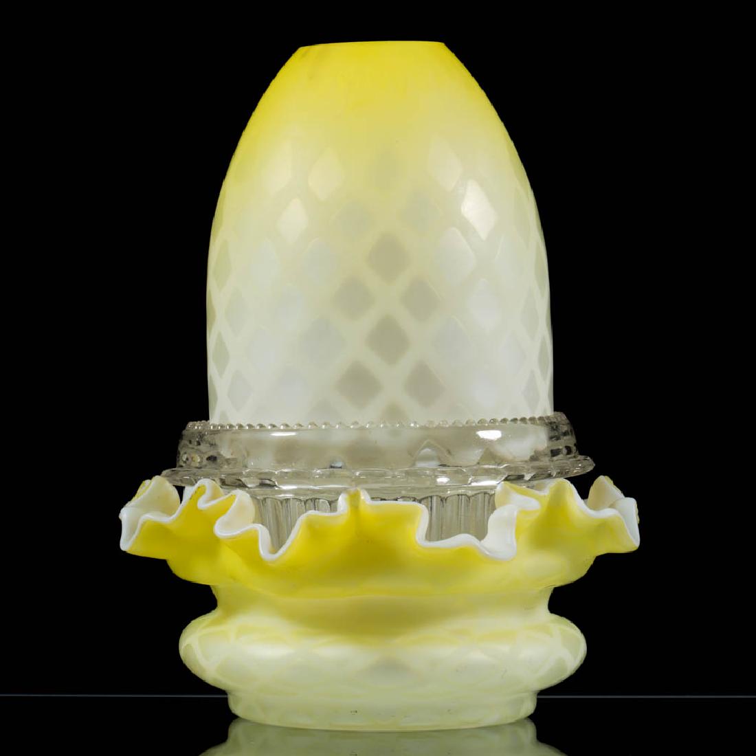 DIAMOND AIR-TRAP MOTHER-OF-PEARL SATIN FAIRY LAMP (1 of 1)