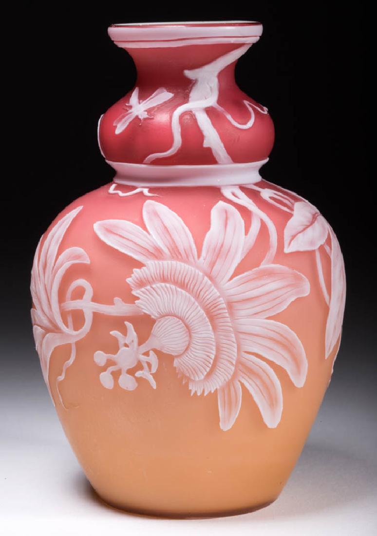WEBB TRI-COLOR / PEACHBLOW CAMEO ART GLASS VASE (1 of 5)
