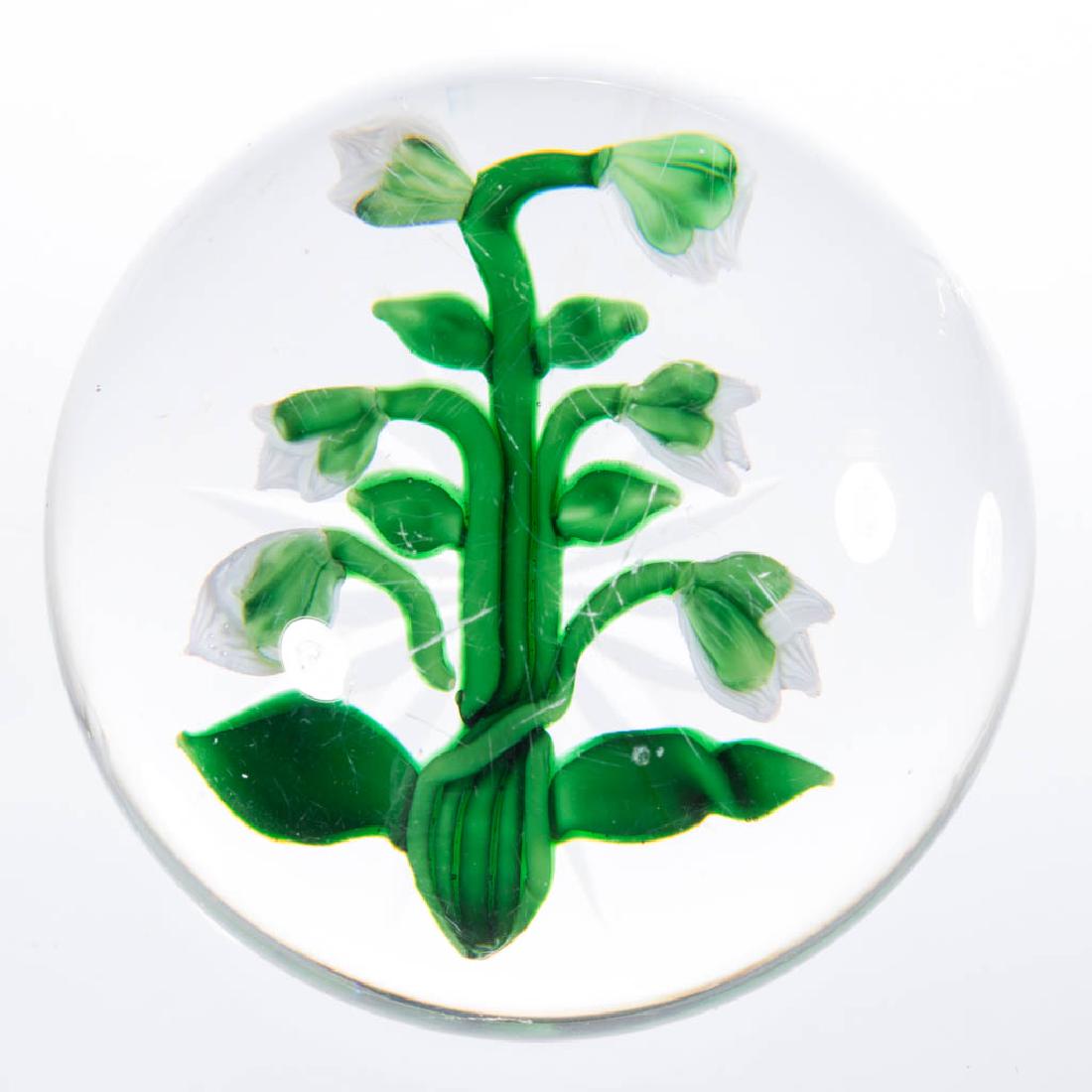 ANTIQUE BACCARAT LAMPWORK CLEMATIS PAPERWEIGHT (1 of 2)