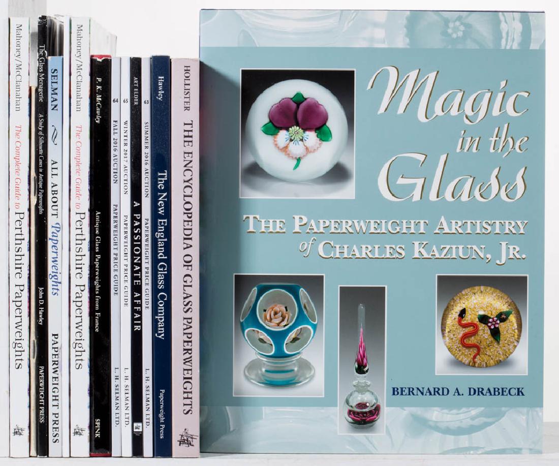 ASSORTED PAPERWEIGHT REFERENCE VOLUMES / AUCTION (1 of 1)