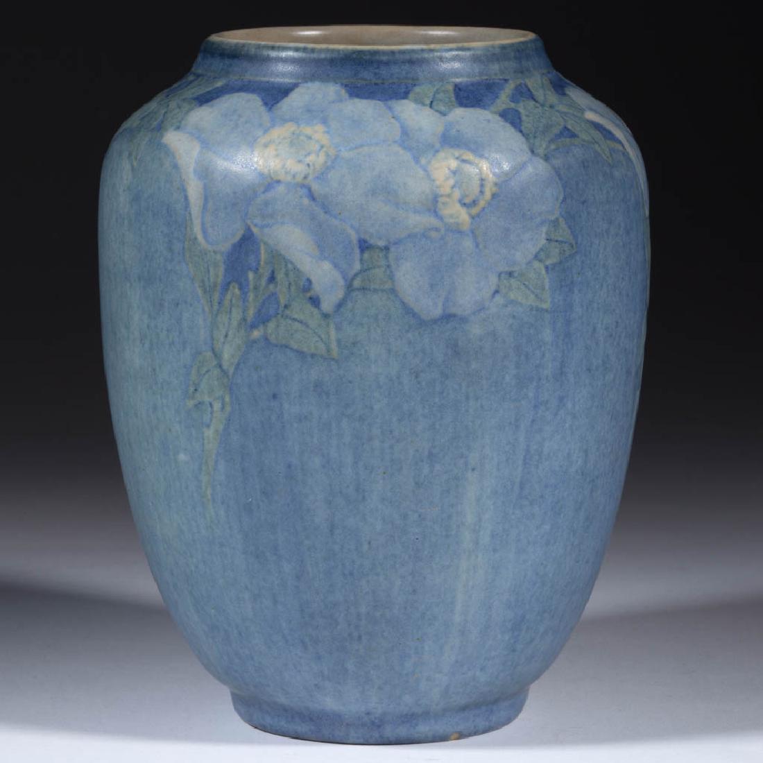 CYNTHIA LITTLEJOHN NEWCOMB COLLEGE ART POTTERY VASE (1 of 4)