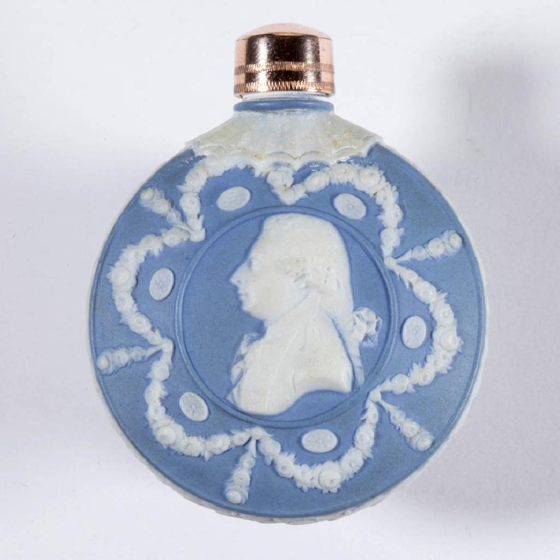 WEDGWOOD CAMEO JASPERWARE CERAMIC SCENT BOTTLE (1 of 4)