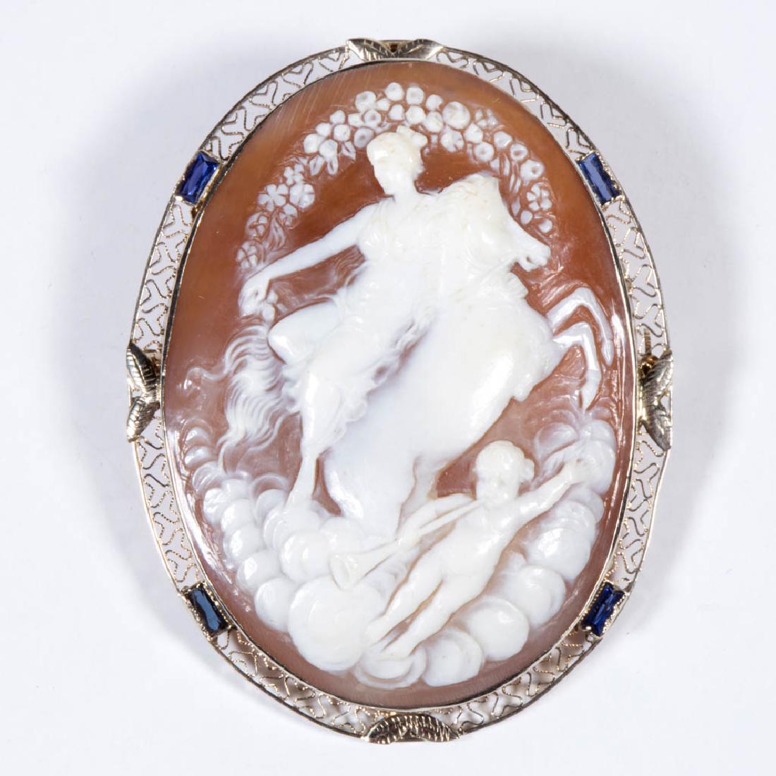ANTIQUE 14K YELOW GOLD AND SAPPHIRE CAMEO BROOCH / (1 of 2)