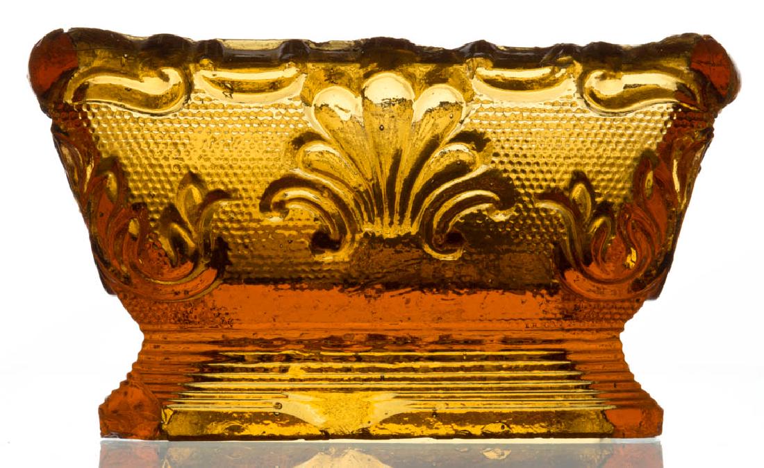 SL-8 SHELL PRESSED OPEN SALT (1 of 1)