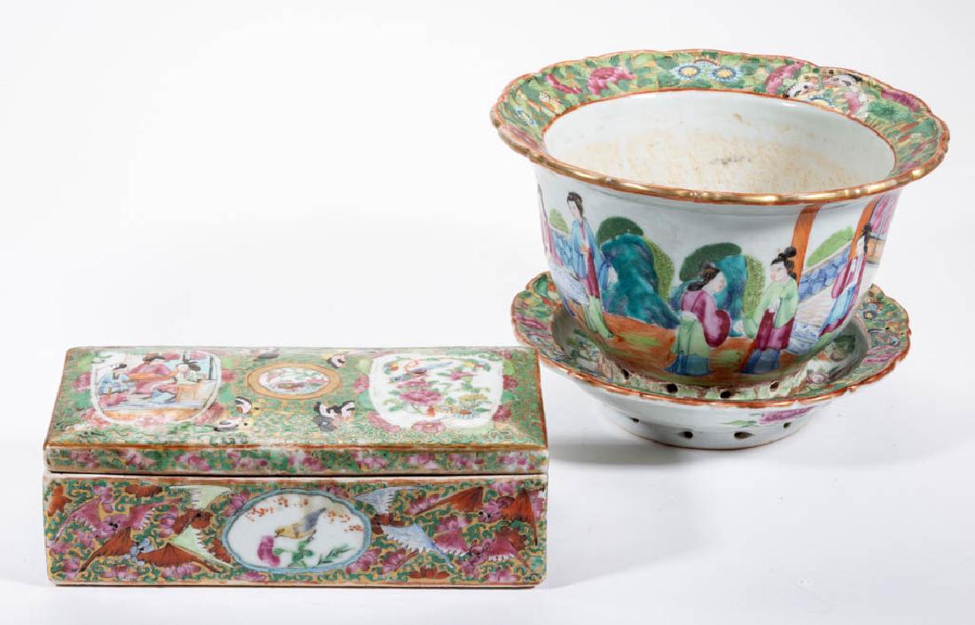 CHINESE EXPORT FAMILLE ROSE / ROSE MEDALLION PORCELAIN (1 of 4)