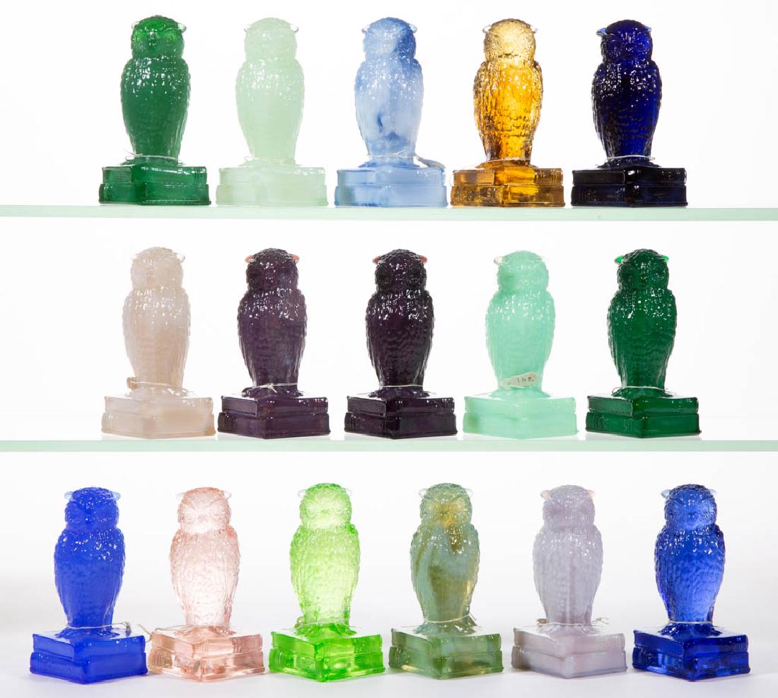 DEGENHART GLASS OWL FIGURES, LOT OF 16: DEGENHART GLASS OWL FIGURES, LOT OF 16, various colors, including light apple green and blue and white slag. Each with Degenhart "D" mark. Crystal Art Glass Co., Cambridge, OH. Second half 20th centur