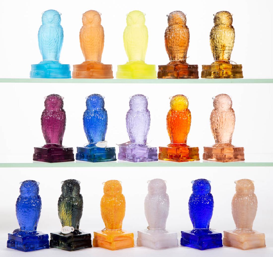 DEGENHART GLASS OWL FIGURES, LOT OF 16: DEGENHART GLASS OWL FIGURES, LOT OF 16, various colors, including tangerine and blue bird. Each with Degenhart "D" mark. Crystal Art Glass Co., Cambridge, OH. Second half 20th century. 3 5/8" H.Undama