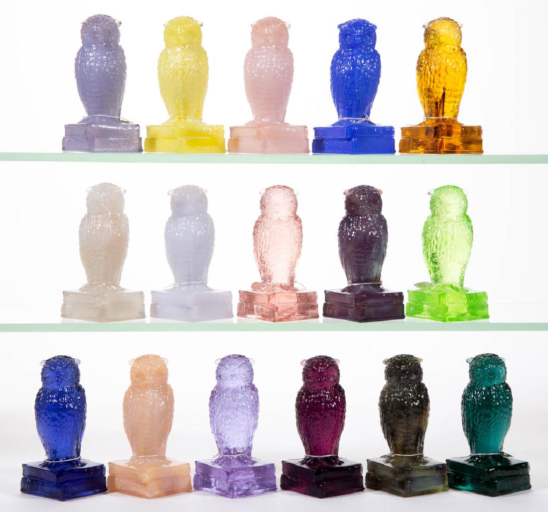 DEGENHART GLASS OWL FIGURES, LOT OF 16: DEGENHART GLASS OWL FIGURES, LOT OF 16, various colors, including dark persimmon variant and blue jay. Each with Degenhart "D" mark. Crystal Art Glass Co., Cambridge, OH. Second half 20th century. 3 5