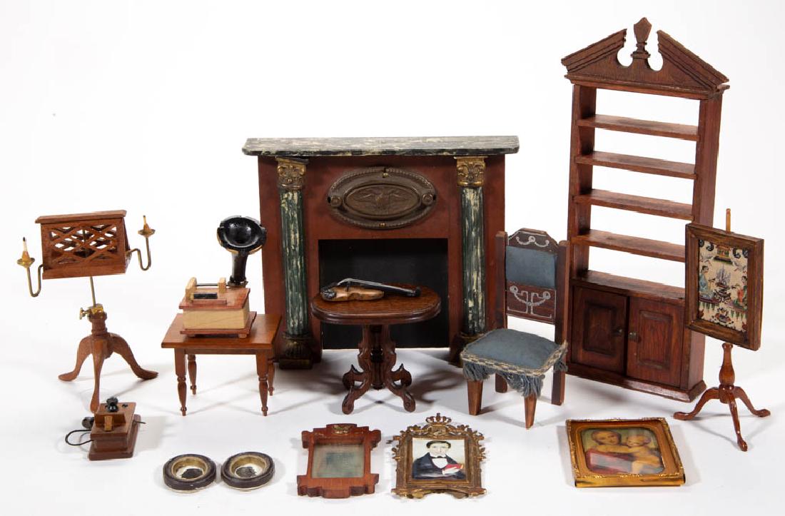 ASSORTED DOLLHOUSE / MINIATURE FURNITURE AND: ASSORTED DOLLHOUSE / MINIATURE FURNITURE AND ACCESSORIES, LOT OF 15, including a fireplace mantel, a wall mirror, two silhouettes of George Washington and Abraham Lincoln, a parlor table, a music stan