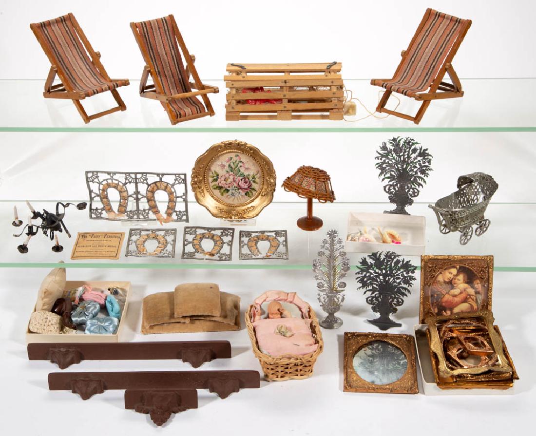 ASSORTED DOLLHOUSE / MINATURE FURNITURE AND: ASSORTED DOLLHOUSE / MINATURE FURNITURE AND ACCESSORIES, UNCOUNTED LOT, more than 40 pieces, including a set of three folding chairs, a wicker basket cradle, a lobster trap, several gold-toned foil fr