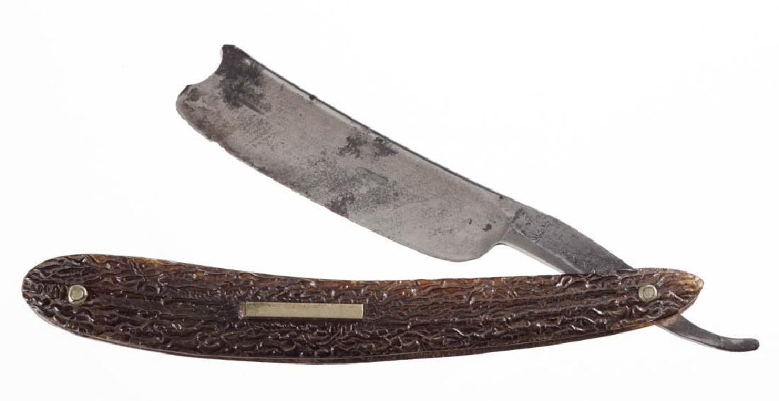 ENGLISH STAG-HANDLED STRAIGHT RAZOR