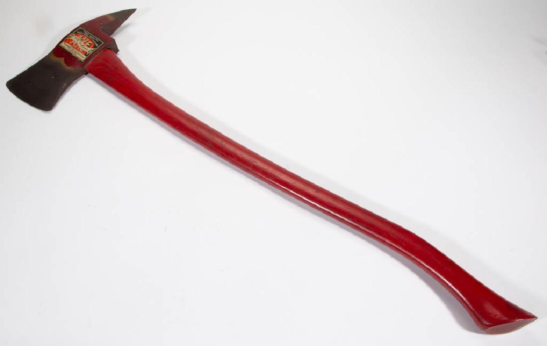 WARREN AXE & TOOL CO., WARREN, PA. FIREFIGHTER /: WARREN AXE & TOOL CO., WARREN, PA. FIREFIGHTER / FIREMAN'S AXE, new old store stock, with original label. Axe retains an old red and gold-painted surface, and handle with original red-painted surface.