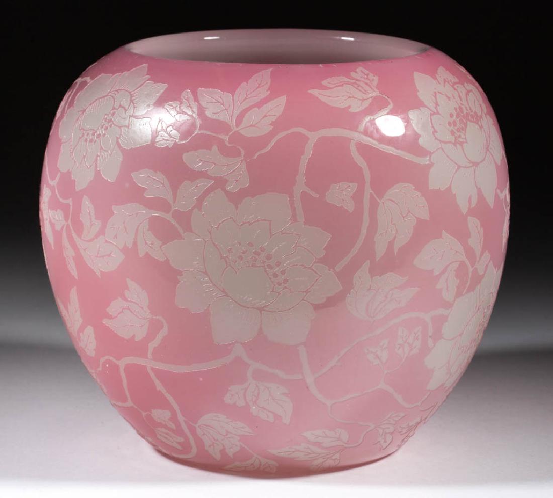 STEUBEN ACID CUT-BACK / CAMEO ART GLASS VASE: STEUBEN ACID CUT-BACK / CAMEO ART GLASS VASE, Rosaline to Alabaster, No. 6078 / Floral decoration, factory-polished base and pontil mark. Steuben Glass Works. Circa 1925. 6 7/8" H.Undamaged.Literature