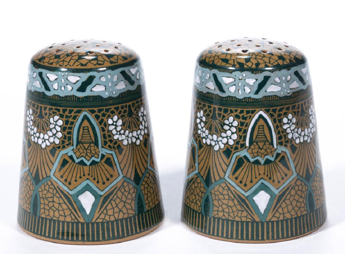 AMERICAN BUFFALO POTTERY DELDARE CERAMIC SALT AND: AMERICAN BUFFALO POTTERY DELDARE CERAMIC SALT AND PEPPER SHAKER SET, comprising a matching pair with beautiful Art Nouveau-style geometric and floral decoration. Hand-brushed "125. / B.W." and "125 /