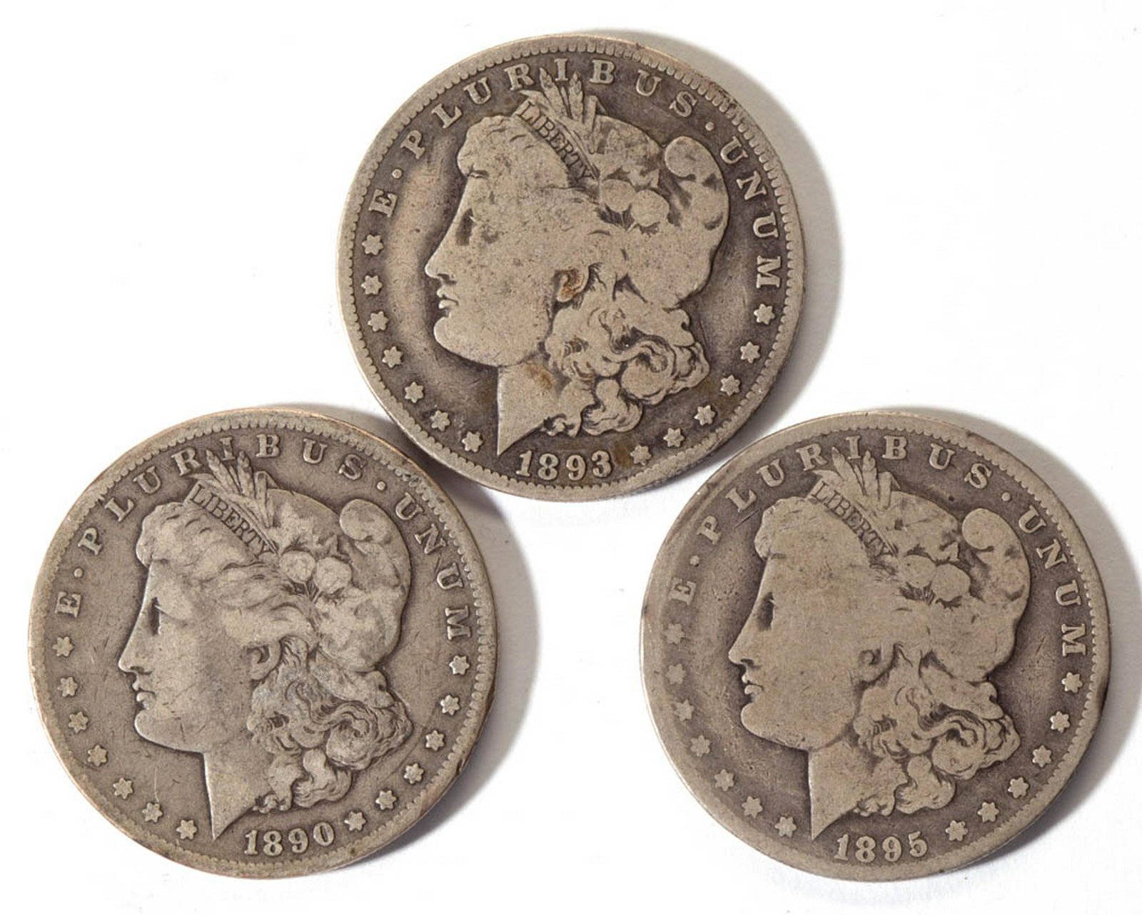 UNITED STATES SILVER MORGAN & PEACE DOLLAR COINS, LOT: UNITED STATES SILVER MORGAN & PEACE DOLLAR COINS, LOT OF 29, various dates, including two 1921 Peace Dollars, a 1895 O, a 1893 O, and a 1890 CC. Several retaining some luster. Most appear G to AU. Not