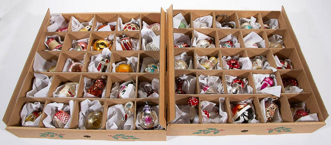 ASSORTED GLASS AND OTHER CHRISTMAS / HOLIDAY ORNAMENTS,: ASSORTED GLASS AND OTHER CHRISTMAS / HOLIDAY ORNAMENTS, UNCOUNTED LOT, more than 100 pieces, various shapes, colors, and decoration, including several figural bird examples. Some pieces with marks to 