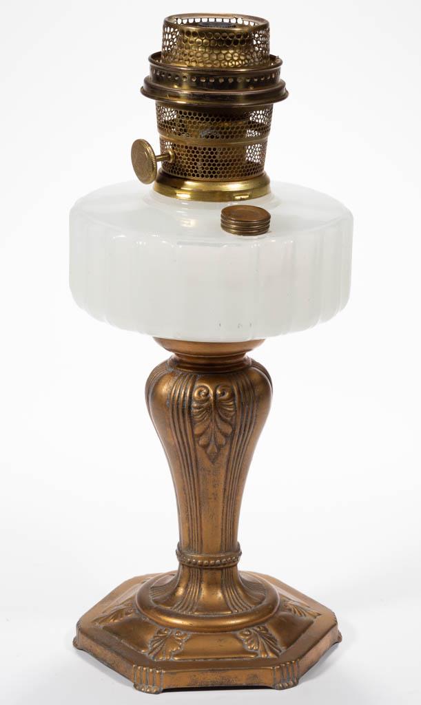 ALADDIN MODEL B-120 / MAJESTIC KEROSENE STAND LAMP: ALADDIN MODEL B-120 / MAJESTIC KEROSENE STAND LAMP, White Moonstone, rose gold finish to the base, crimped collar, side refill feature with original screw-cap. Fitted with a brass Model B "CHICAGO" bu