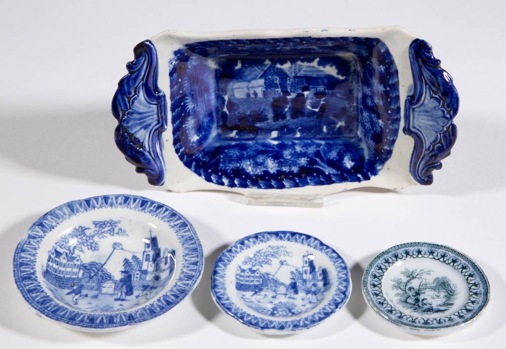 ENGLISH STAFFORDSHIRE PEARLWARE TRANSFER-PRINTED: ENGLISH STAFFORDSHIRE PEARLWARE TRANSFER-PRINTED CERAMIC ARTICLES, LOT OF FOUR, each having dark blue transfer designs, comprising a toy soup plate and a 2 1/2" D plate, each having "Kite Flyers" patt