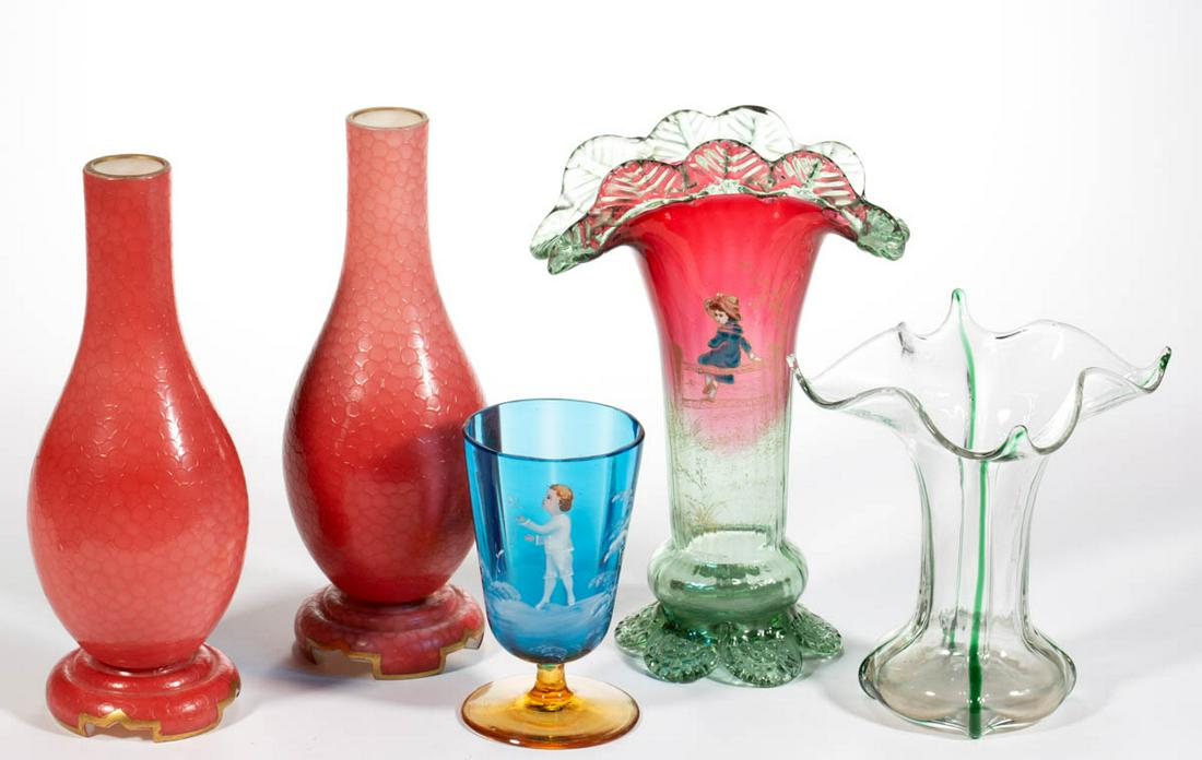 ASSORTED VICTORIAN GLASS ARTICLES, LOT OF FIVE: ASSORTED VICTORIAN GLASS ARTICLES, LOT OF FIVE, comprising a pair of Bohemian snakeskin vases, a shaded cranberry and green fan vase, a colorless with green ribs sweet pea vase, and a blue and amber M