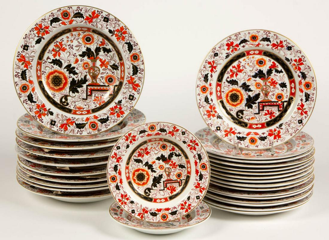 ENGLISH STAFFORDSHIRE "OLD JAPAN VASE" / "FRANKLIN URN": ENGLISH STAFFORDSHIRE "OLD JAPAN VASE" / "FRANKLIN URN" IRONSTONE CERAMIC TABLE ARTICLES, LOT OF 28, comprising two 7 3/8" D soup plates, ten 10 1/4" D soup plates, and 16 plates, each featuring Imari