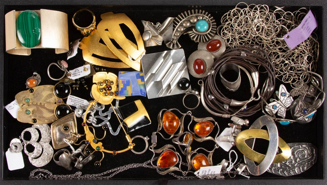 MODERNIST-STYLE AND CONTEMPORARY JEWELRY, LOT OF 48: MODERNIST-STYLE AND CONTEMPORARY JEWELRY, LOT OF 48 PIECES, including a wide cuff featuring a large malachite oval cabochon signed "AB", a gold-toned brooch/pin by Gale Rothstein Designs, Inc., two "S