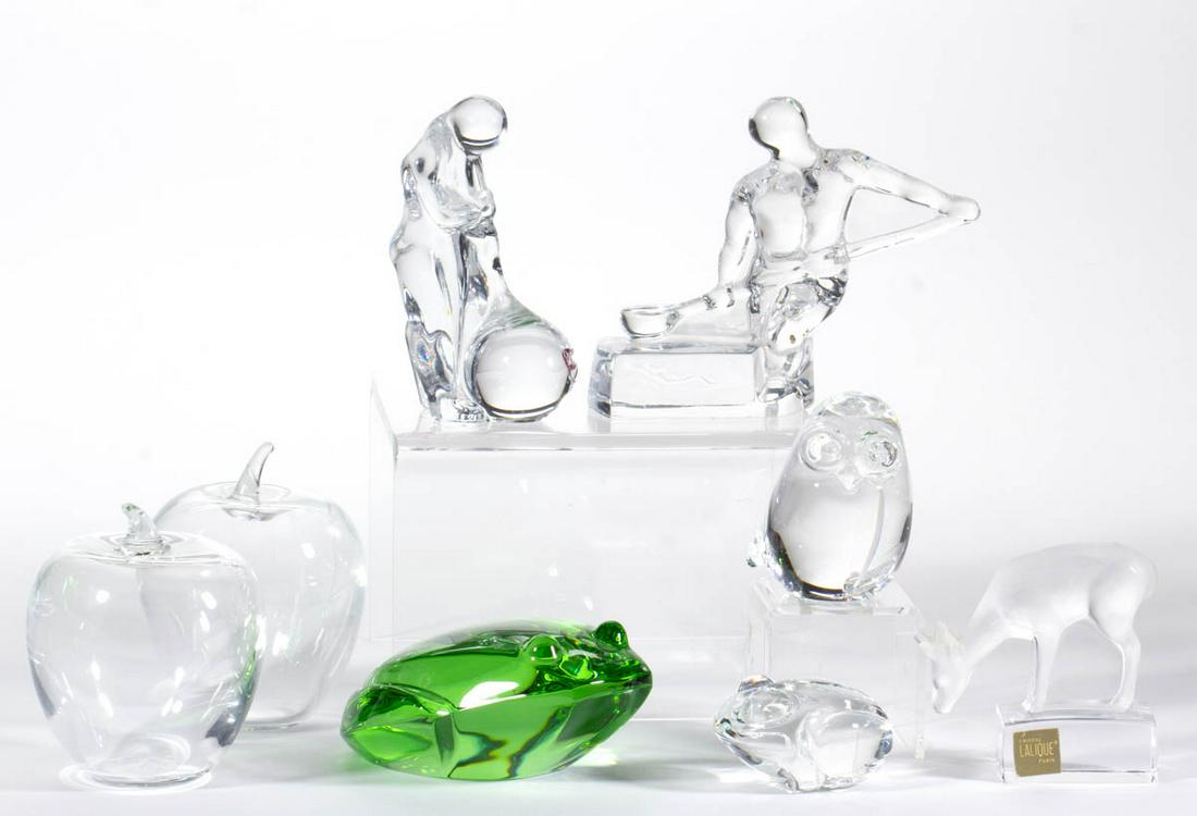 ASSORTED ART GLASS FIGURINES / PAPERWEIGHTS, LOT OF: ASSORTED ART GLASS FIGURINES / PAPERWEIGHTS, LOT OF EIGHT, colorless and green, including a Lalique deer, two Tiffany & Co. apples, a Val St. Lambert large frog, and a Steuben small frog, all articles