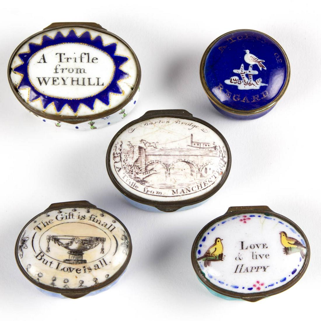 BATTERSEA / BILSTON ENAMEL SNUFF / PILL / PATCH BOXES,: BATTERSEA / BILSTON ENAMEL SNUFF / PILL / PATCH BOXES, LOT OF FIVE, comprising four having oval form with hinged lids featuring inscribed sayings "The Gift is final / But Love is all.", LOVE / & live 