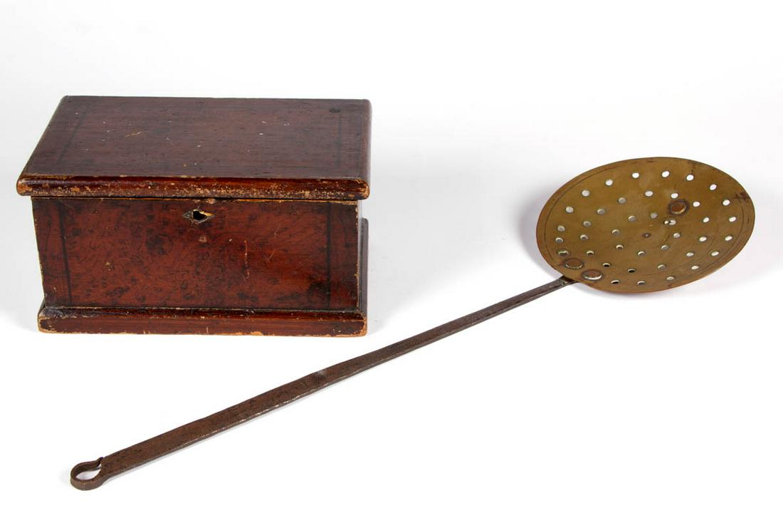 AMERICAN PAINT-DECORATED PINE BOX / MINIATURE CHEST (1 of 9)