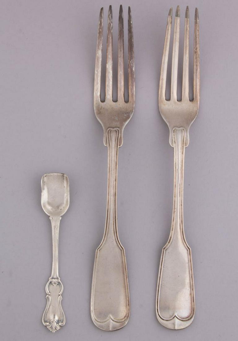 SOUTH CAROLINA AND ALABAMA COIN SILVER FLATWARE, LOT OF: SOUTH CAROLINA AND ALABAMA COIN SILVER FLATWARE, LOT OF THREE, comprising a salt spoon with shovel bowl and an "Albert" handle by James E. Spear of Charleston, SC (active c.1846-1871) having engraved 
