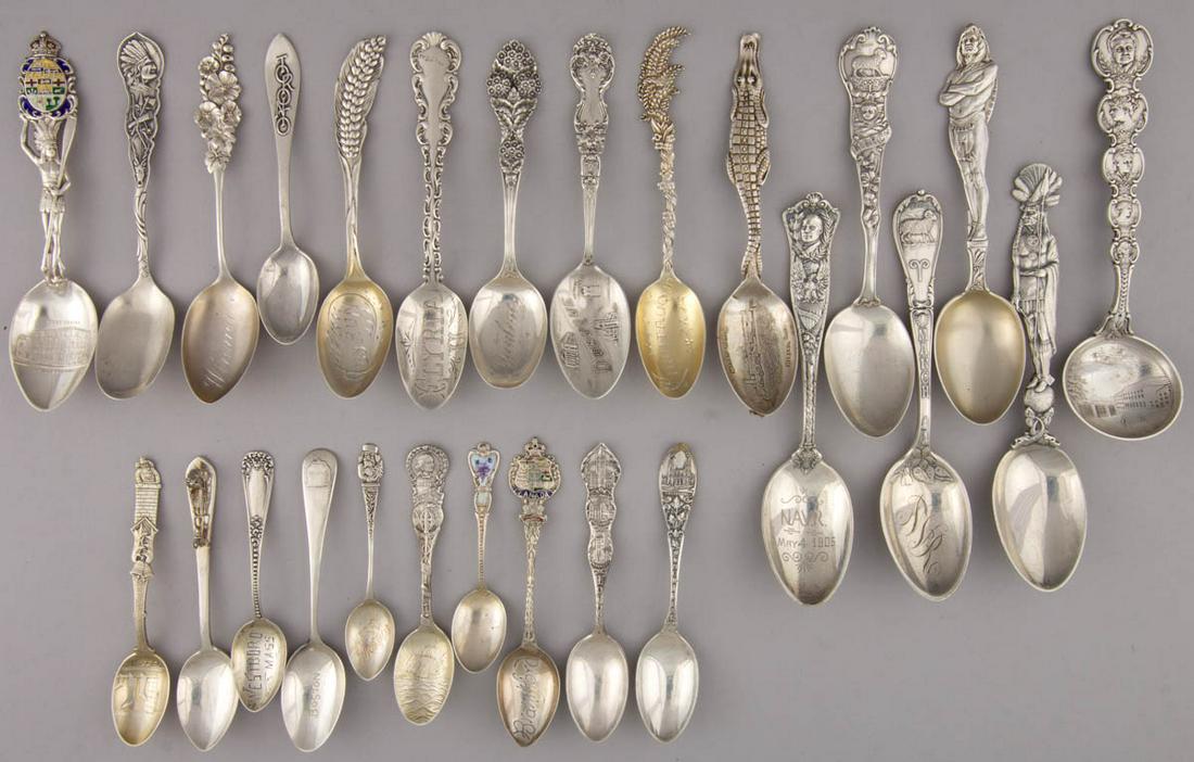 ASSORTED STERLING SILVER SOUVENIR AND DECORATIVE: ASSORTED STERLING SILVER SOUVENIR AND DECORATIVE SPOONS, LOT OF 26, including an Actor's Fund Fair example by Gorham Mfg. Co., an 1893 World's Columbian Exposition example, two examples with Native Am