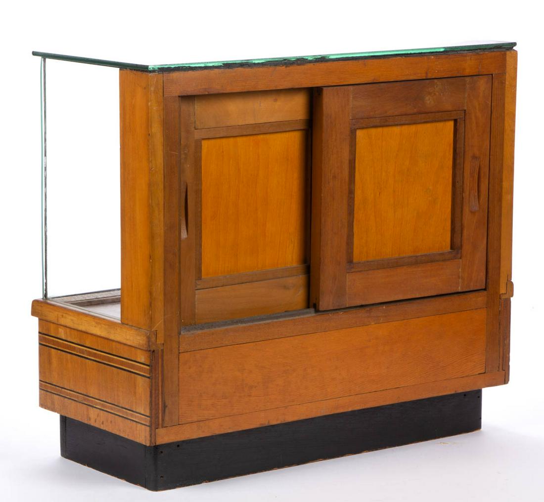 RARE ART DECO SALESMAN SAMPLE FLOOR MODEL SHOWCASE (1 of 2)
