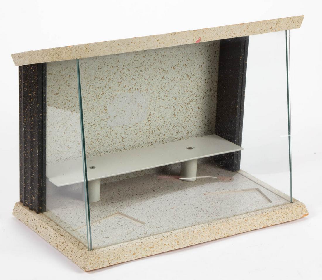 DIMINUTIVE ART DECO COUNTER-TOP SHOWCASE (1 of 2)