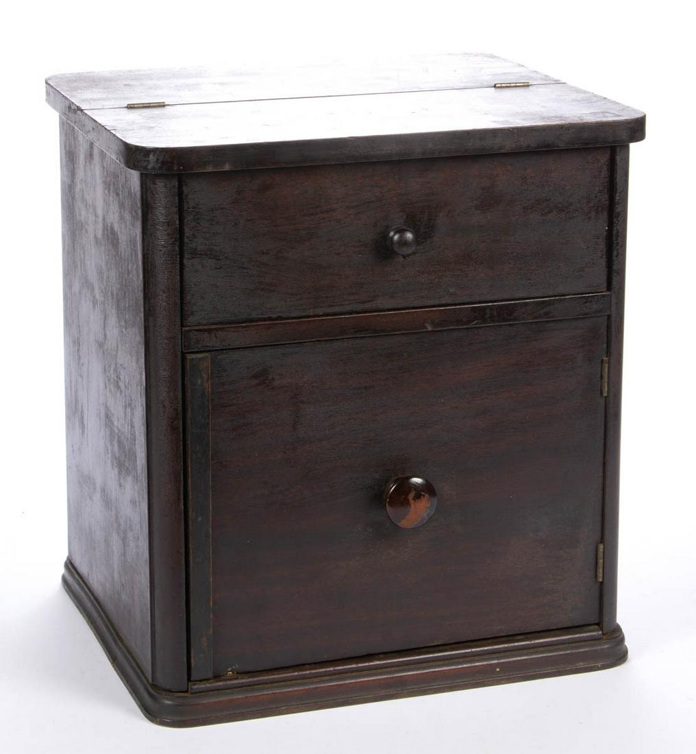 MAHOGANY COUNTRY STORE COUNTER-TOP HUMIDOR (1 of 3)