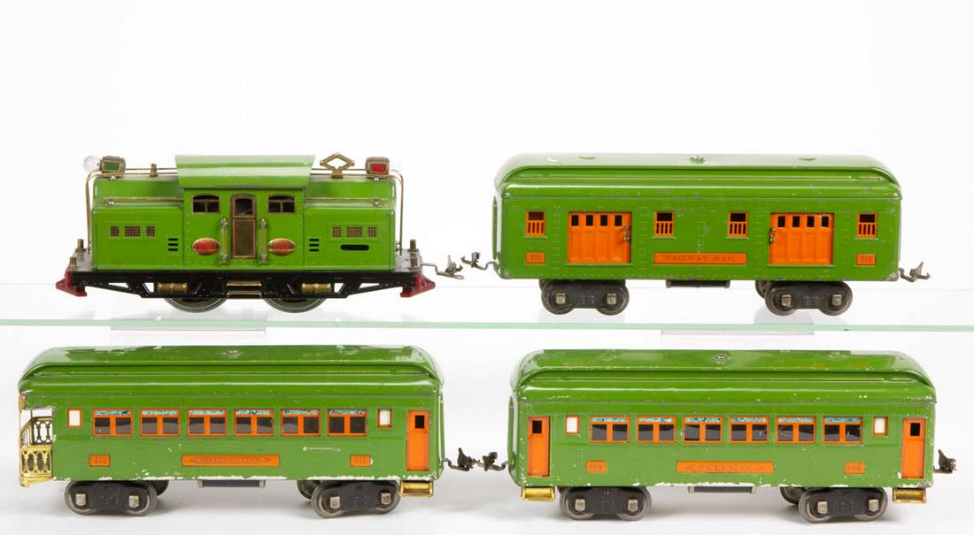 LIONEL PRE-WAR STANDARD GAUGE 318E PASSENGER SET, LOT (1 of 2)