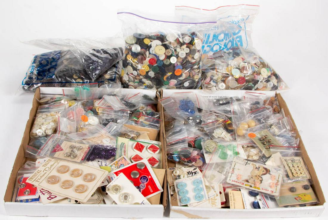 ASSORTED MATERIALS BUTTONS, UNCOUNTED LOT (1 of 4)
