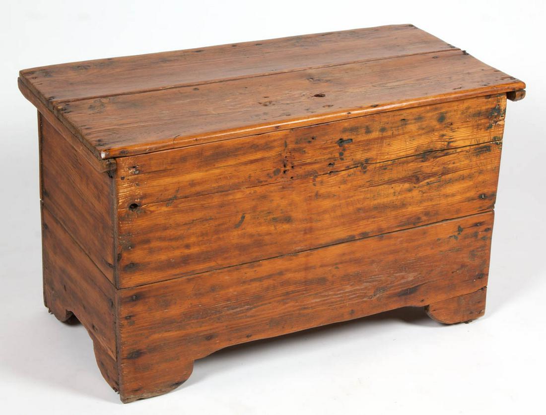SHENANDOAH VALLEY OF VIRGINIA YELLOW PINE BLANKET CHEST: SHENANDOAH VALLEY OF VIRGINIA YELLOW PINE BLANKET CHEST, rectangular top with wooden pintle hinges, case with nailed construction, and sides with cut-outs, interior retains traces of likely original w