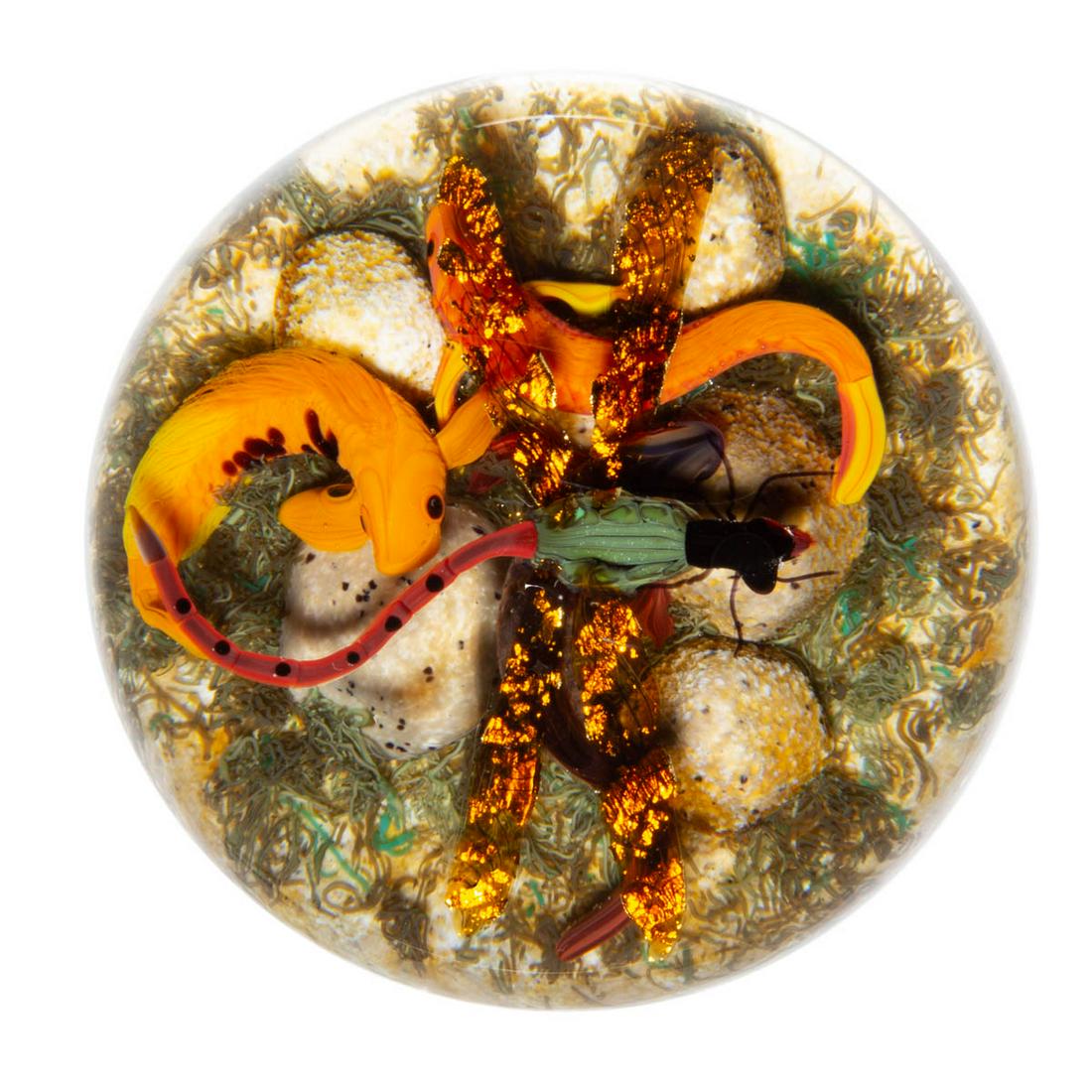 GORDON SMITH (AMERICAN, B. 1959) KOI FISH AND DRAGONFLY: GORDON SMITH (AMERICAN, B. 1959) KOI FISH AND DRAGONFLY LAMPWORK STUDIO ART GLASS PAPERWEIGHT, compound example, large central dragonfly having a mottled body and long red tail with black spots, large