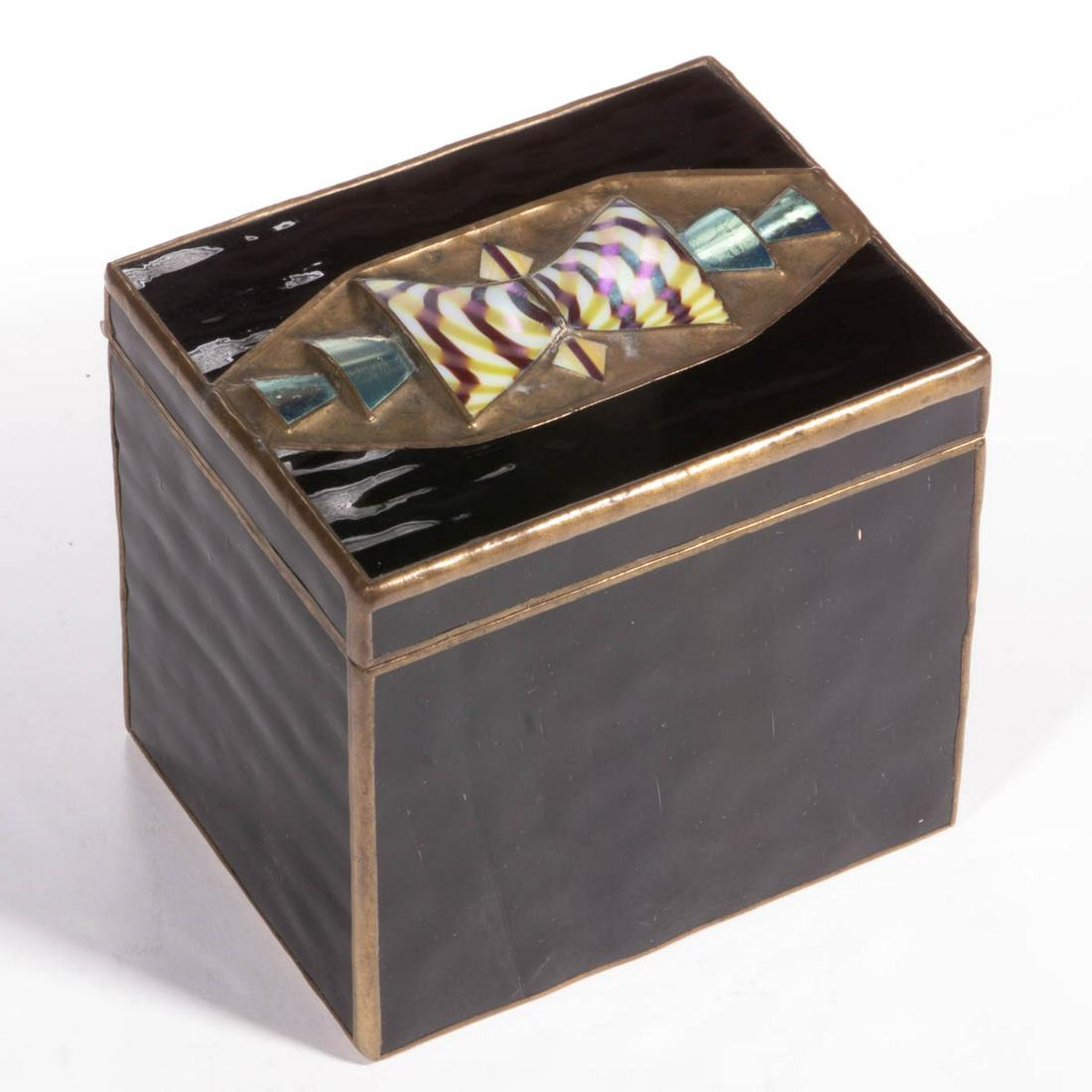 ORIENT & FLUME SLAG GLASS DRESSER / TRINKET BOX (1 of 1)