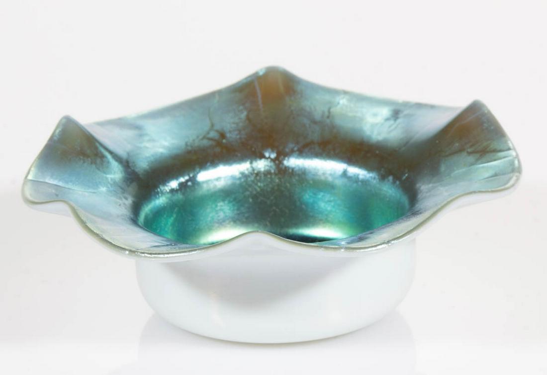 STEUBEN ATTRIBUTED BLUE CALCITE OPEN SALT (1 of 1)