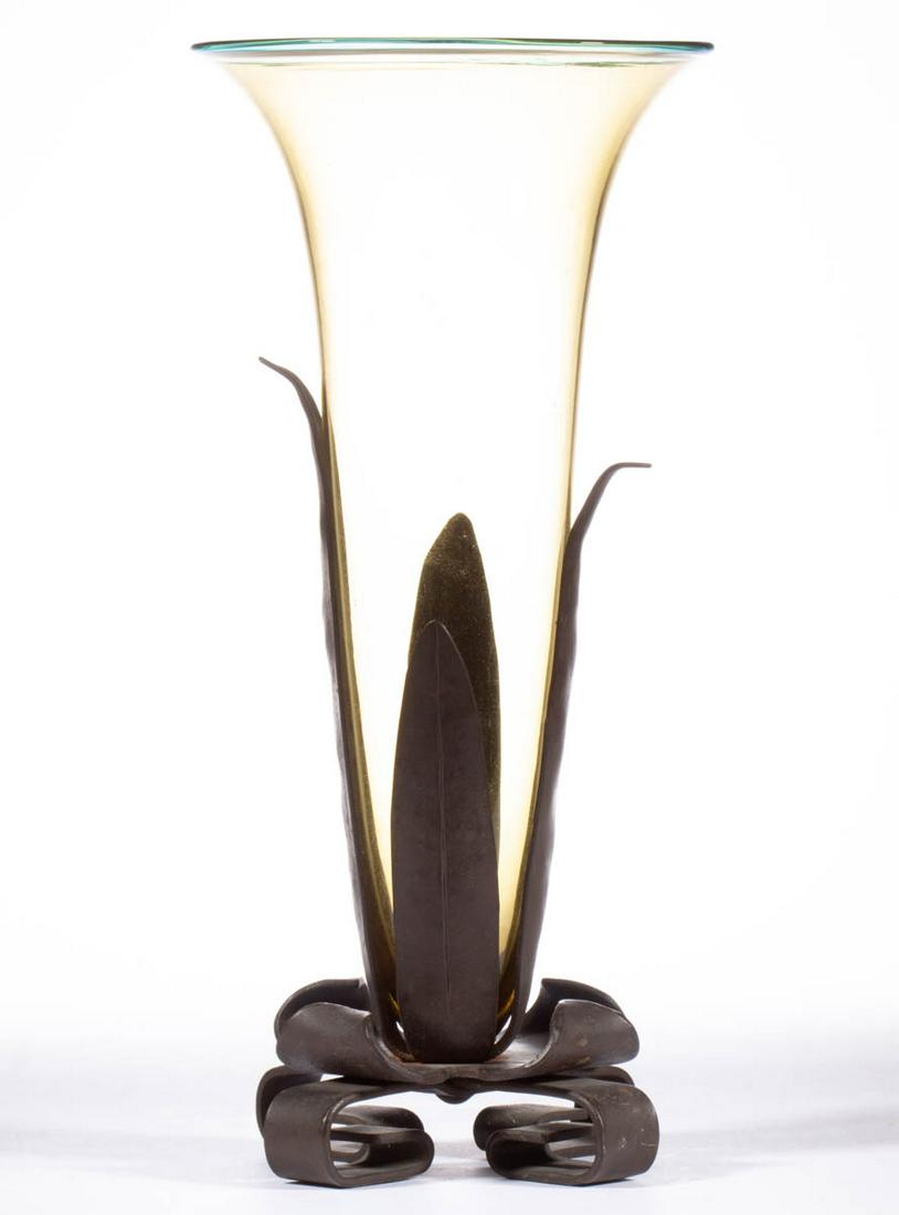 STEUBEN ATTRIBUTED ART GLASS LIMOUSINE VASE (1 of 1)