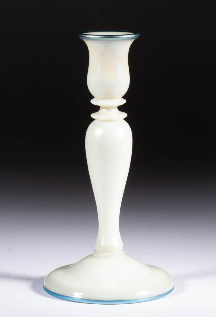 STEUBEN ATTRIBUTED BLUE CALCITE IRIDESCENT ART GLASS (1 of 1)