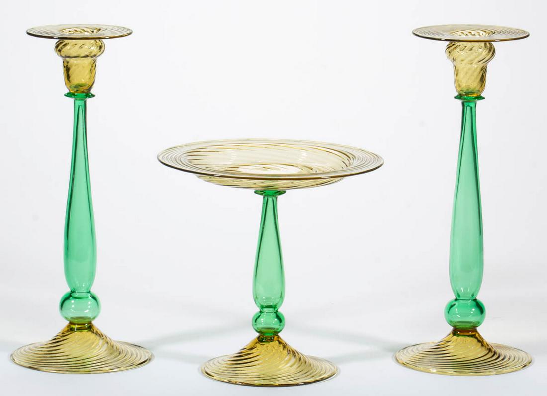 STEUBEN ATTRIBUTED SWIRLED ART GLASS ARTICLES, LOT OF (1 of 1)