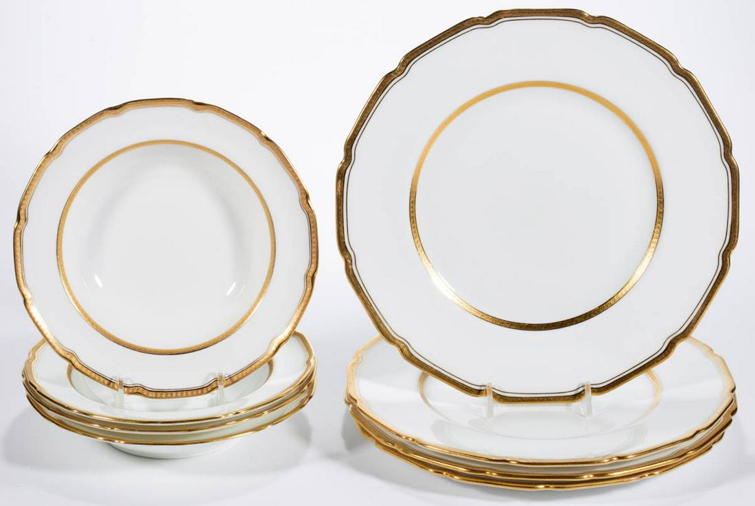 ENGLISH ROYAL DOULTON PORCELAIN TABLE ARTICLES, LOT OF (1 of 1)