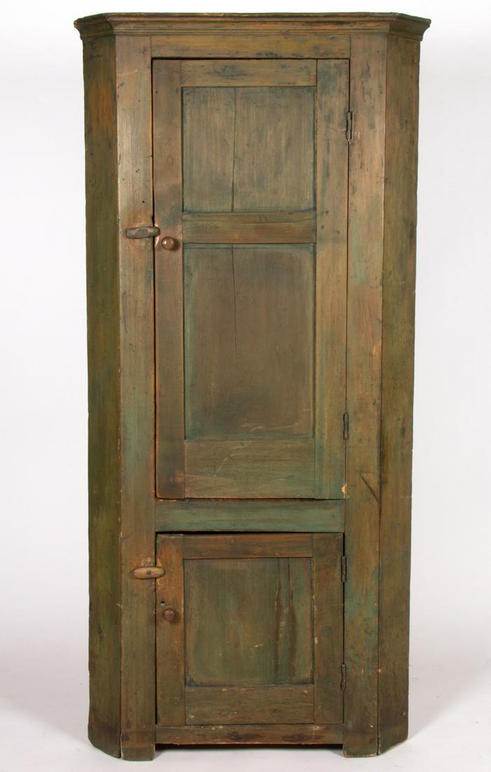 NEW ENGLAND PAINTED PINE DIMINUTIVE CORNER CUPBOARD (1 of 4)