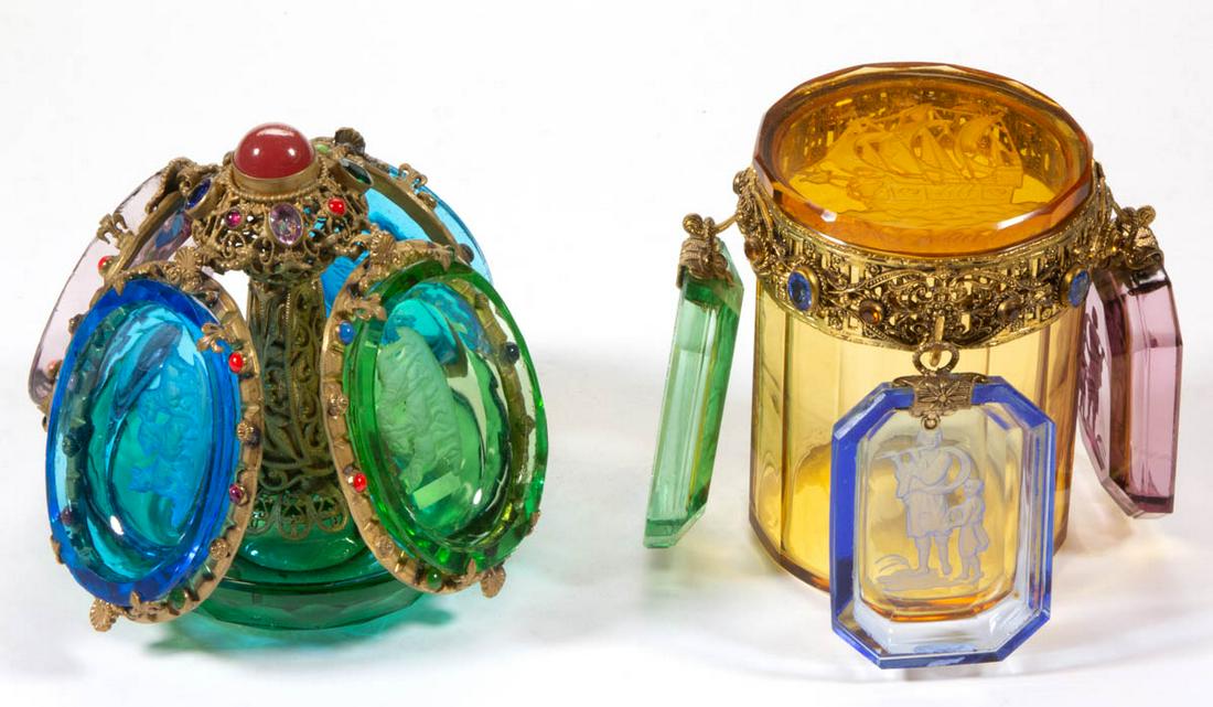 INTAGLIO GLASS OPEN SALT HANGING FRAMES / ARTICLES, LOT: INTAGLIO GLASS OPEN SALT HANGING FRAMES / ARTICLES, LOT OF TWO, various colors, comprising a green stand with gilt filigree central pole with applied jewels to the top, holding four intaglio open salt