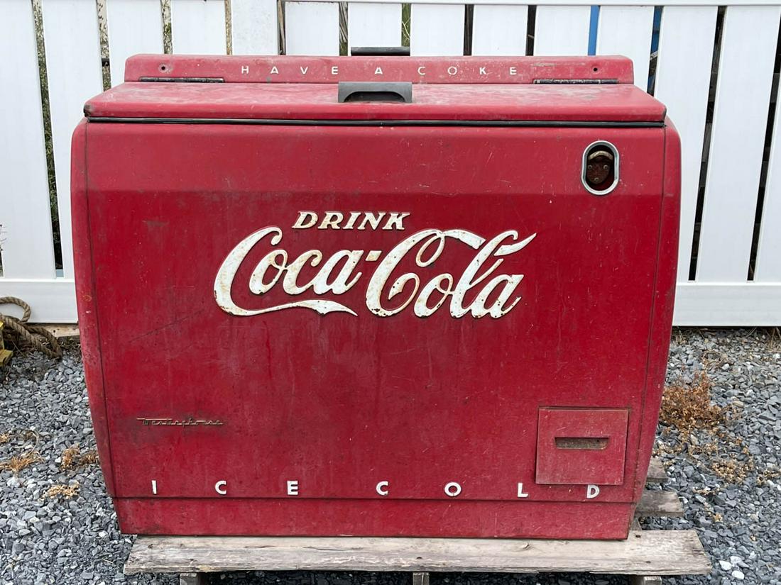 VINTAGE COCACOLA METAL WESTINGHOUSE WD12 COOLER (2011) on Aug 27, 2021 Jeffrey S. Evans