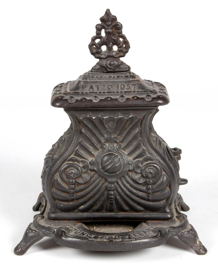 AMERICAN SALESMAN'S SAMPLE / STORE DISPLAY "THE PET" (1 of 3)