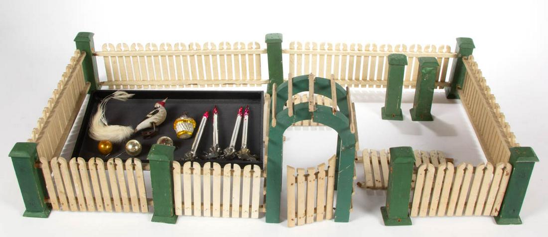 VINTAGE CHRISTMAS / HOLIDAY DECORATIONS, LOT OF TEN (1 of 3)