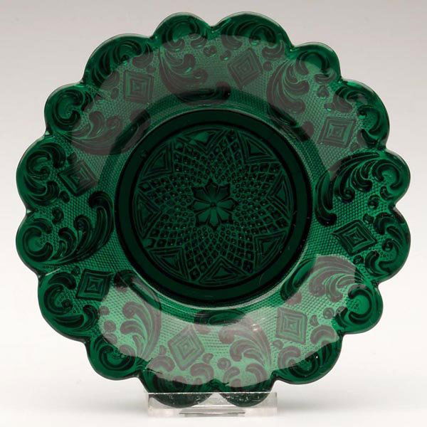PRESSED LACY PRINCESS FEATHER AND DIAMOND DISH: PRESSED LACY PRINCESS FEATHER AND DIAMOND DISH, deep intense emerald green, shallow form with 16 alternating large and medium size scallops, table ring is not polished. Boston & Sandwich Glass Co. and